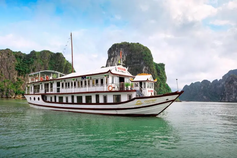 cruise halong
