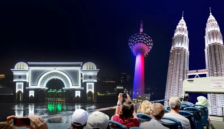 kl city of lights tour with hop on hop off bus